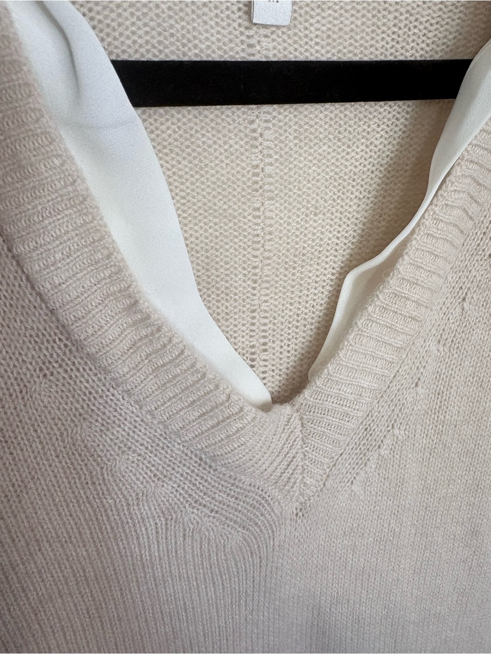 Brochu Walker The Looker Layered V-Neck Sweater Almond White Size M - Picture 8 of 12